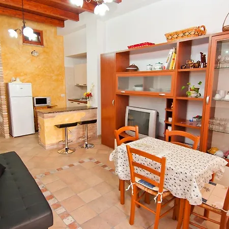 Apusentu Apartment *